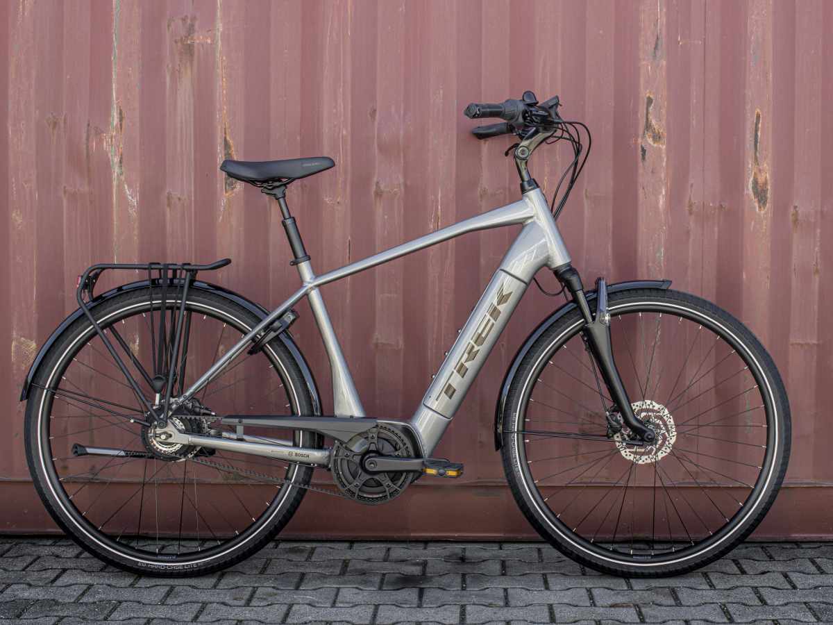 Trek District+ 9 - Elektrische fiets met hoge instap - herenfietsframe