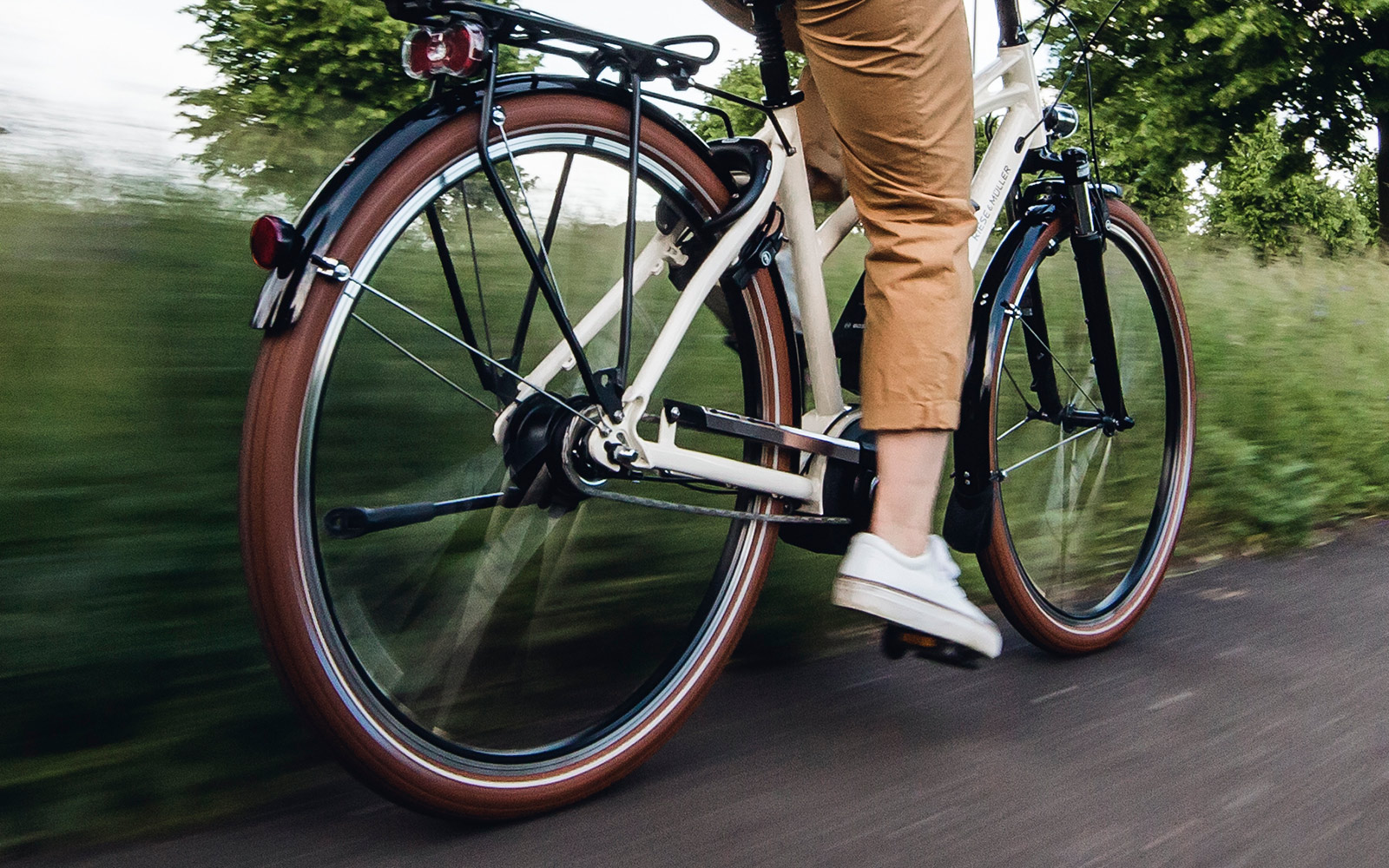 Blog - De 7 grootste verschillen tussen een e-bike en een gewone fiets - Elan Bikes